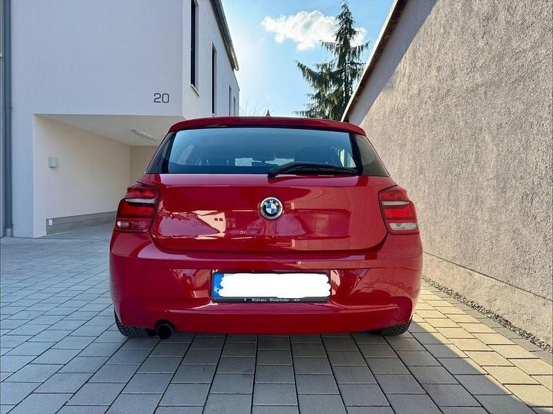 Gebraucht BMW 116 136 PS (100 kW) 2012 Rot Kleinwagen