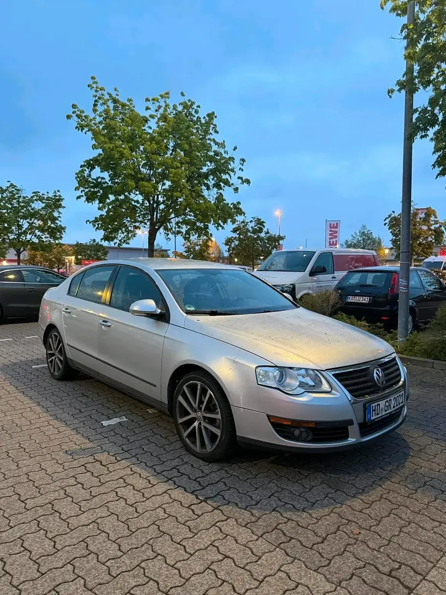 Second-hand VW Passat 105 CP (77 kW) 2007 Argintiu Berlinǎ