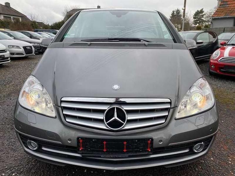 Gebraucht Mercedes A200 Elegance 136 PS (100 kW) 2010 Mountaingrau  met. Kleinwagen
