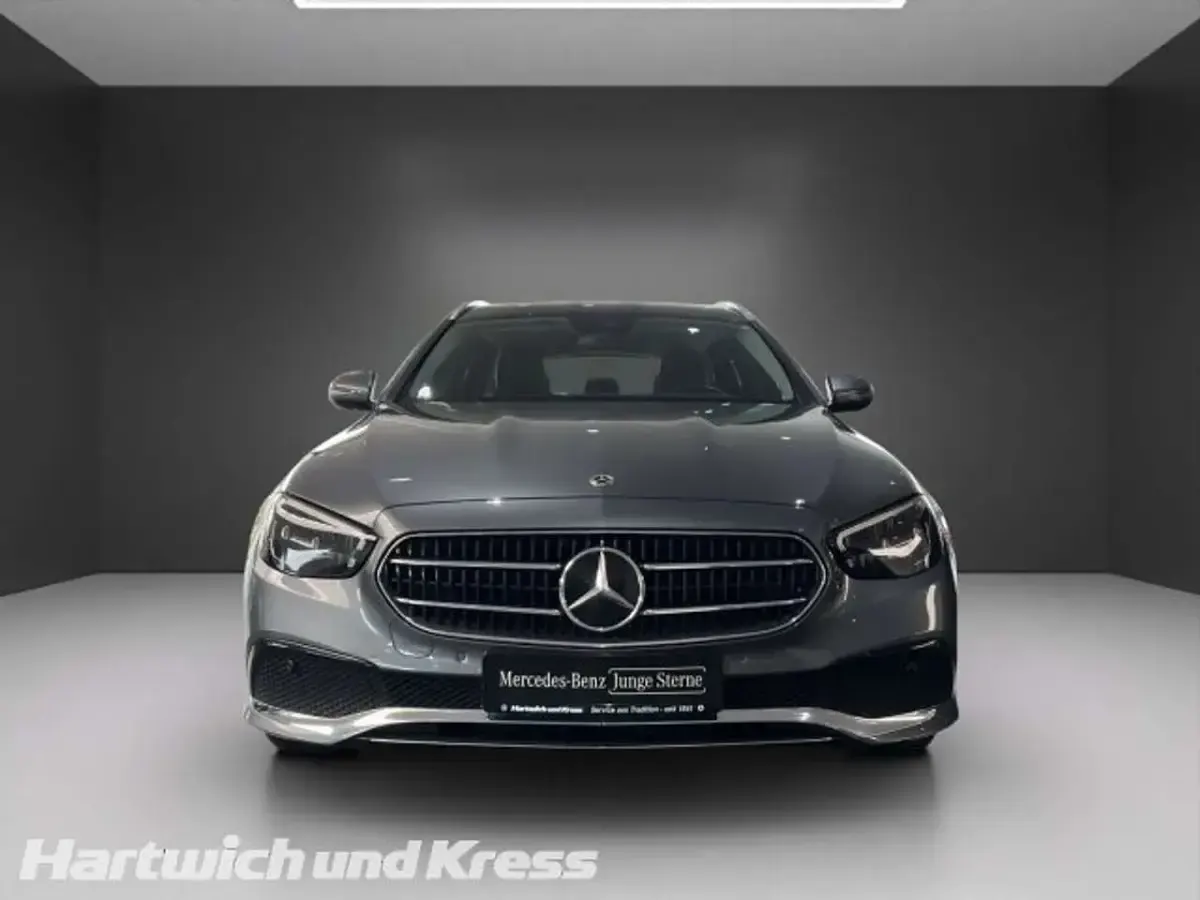 Gebraucht Mercedes E200 Avantgarde 160 PS (117 kW) 2021 Selenitgrau  lack Kombi