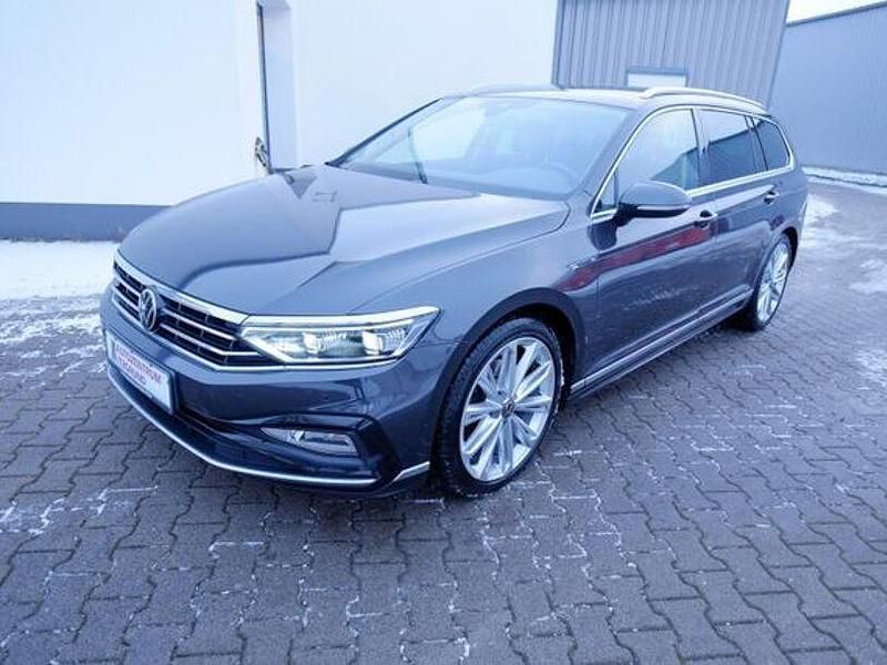 Gebraucht VW Passat R-line 200 PS (147 kW) 2022 Grau Kombi