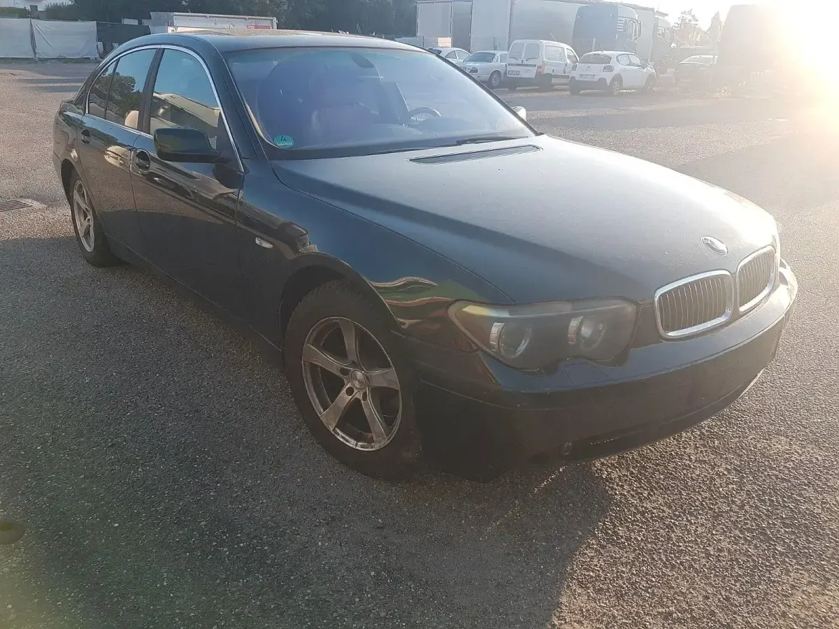 Gebraucht BMW 745 333 PS (244 kW) 2002 Grün Limousine
