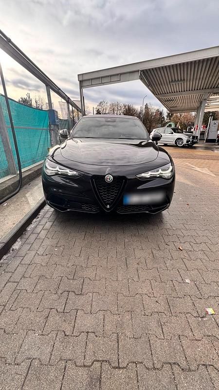 Gebraucht Alfa Romeo Stelvio Competizione 210 PS (154 kW) 2023 Schwarz SUV