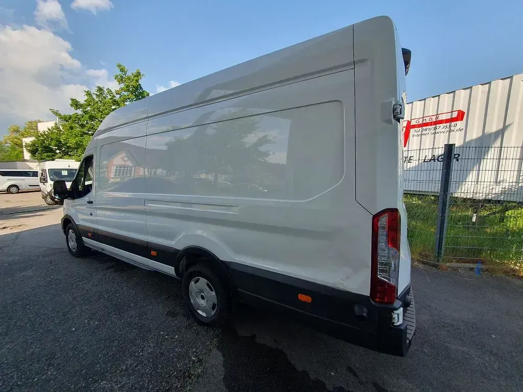 Gebraucht Ford Transit Trend 131 PS (96 kW) 2025 Weiß Van / Kleinbus