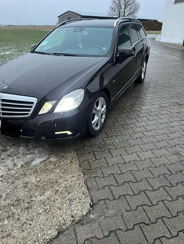 Gebraucht Mercedes E220 170 PS (125 kW) 2010 Braun Kombi