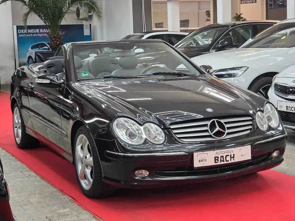 Gebraucht Mercedes CLK320 Elegance 218 PS (160 kW) 2003 Schwarz Cabrio