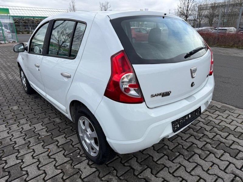 Gebraucht Dacia Sandero Lauréate 75 PS (55 kW) 2009 Weiß Kleinwagen