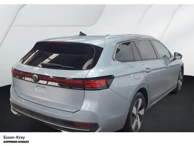 Gebraucht VW Passat Business 150 PS (110 kW) 2025 Silber Kombi