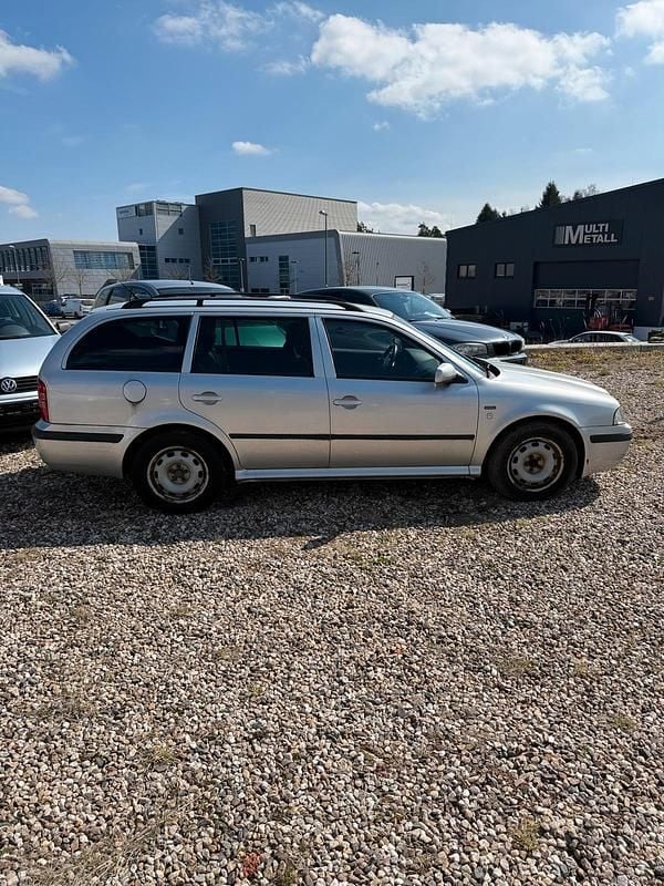 Gebraucht Skoda Octavia Style 116 PS (85 kW) 2004 Silber Kombi