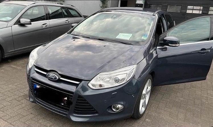 Gebraucht Ford Focus 183 PS (134 kW) 2011 Andere farben Limousine