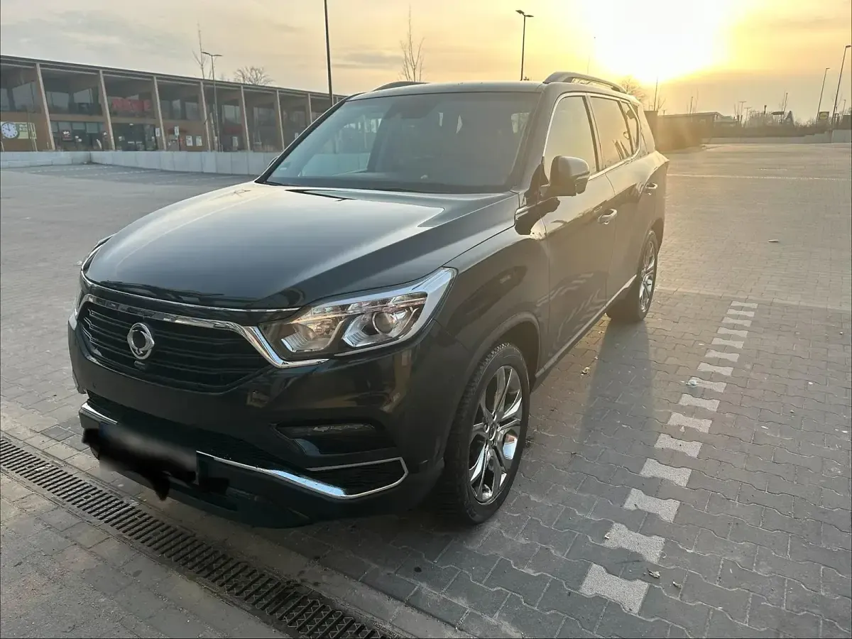 Gebraucht SsangYong Rexton 182 PS (133 kW) 2018 Schwarz SUV