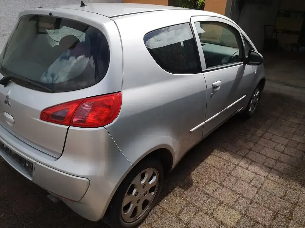 Gebraucht Mitsubishi Colt Invite 95 PS (69 kW) 2005 Grau Kleinwagen