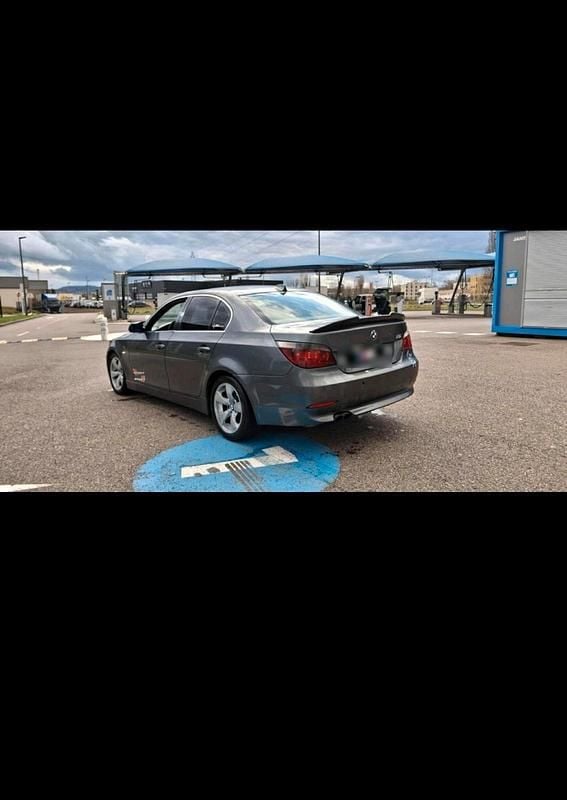 Gebraucht BMW 525 225 PS (165 kW) 2007 Grau Limousine