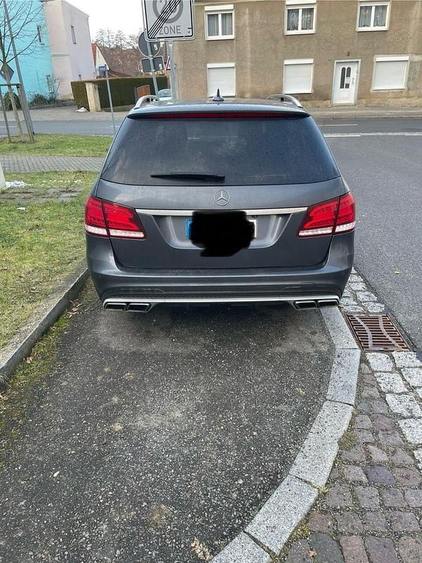 Gebraucht Mercedes E400 Avantgarde 333 PS (244 kW) 2015 Grau Kombi