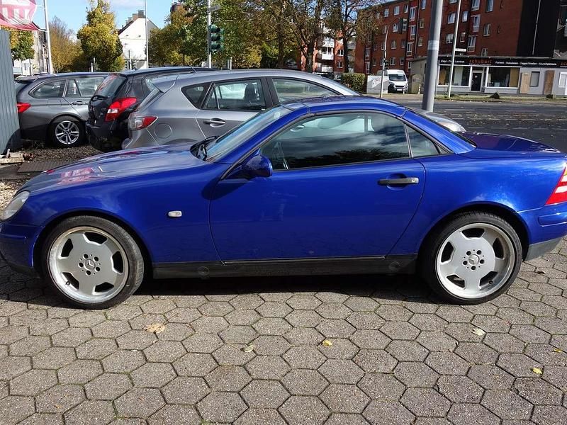Blau Gebraucht 1998 Mercedes SLK200 Cabrio | 5.499 € (Etwas zu teuer) - Bild 1/4