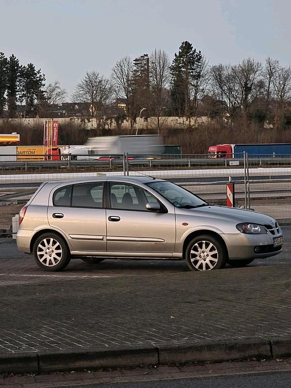 Silber Gebraucht 2006 Nissan Almera Kleinwagen | 2.400 € (Fairer Preis) - Bild 1/4