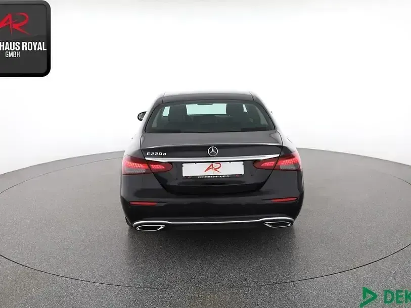 Gebraucht Mercedes E220 Avantgarde 194 PS (142 kW) 2021 Obsidianschwarz Limousine