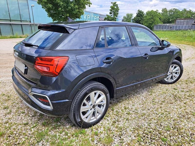 Gebraucht Audi Q2 Comfort 150 PS (110 kW) 2023 Grau SUV