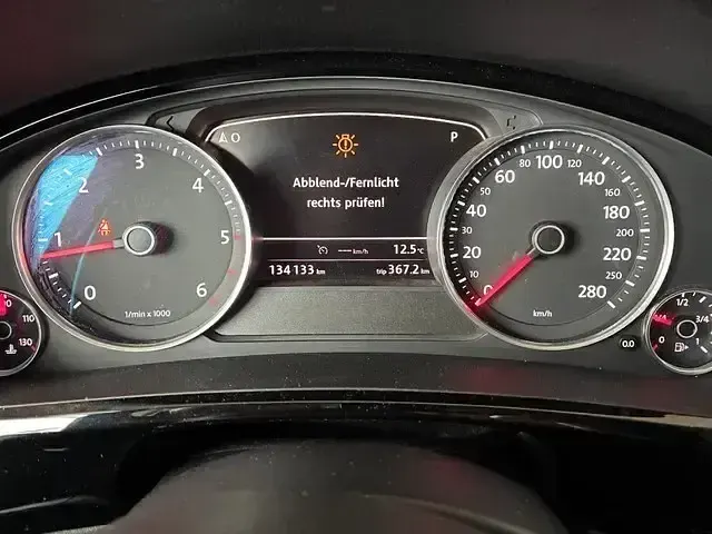 Gebraucht VW Touareg Basis 262 PS (192 kW) 2016 Rot SUV