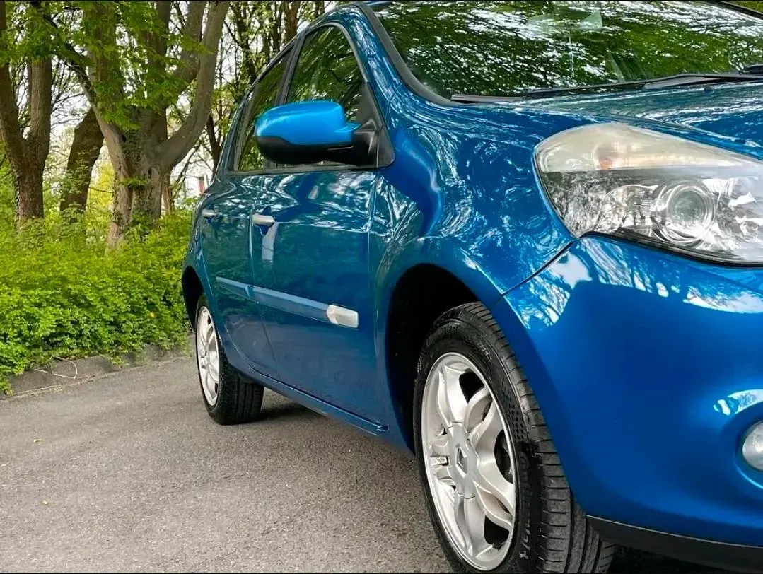 Gebraucht Renault Clio III 75 PS (55 kW) 2010 Blau Limousine