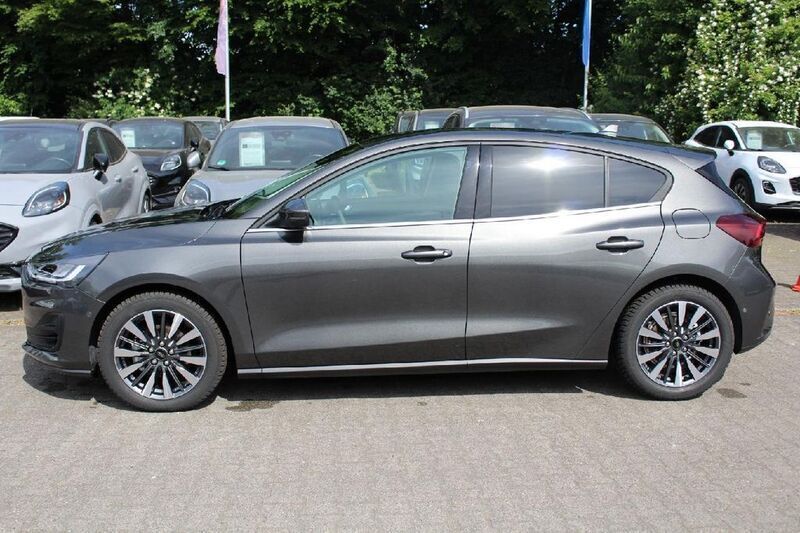 Neu Ford Focus Titanium X 155 PS (114 kW) 2025 Grau Limousine