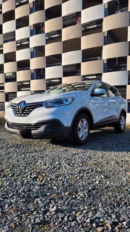 Gebraucht Renault Kadjar Life 131 PS (96 kW) 2016 Weiß SUV