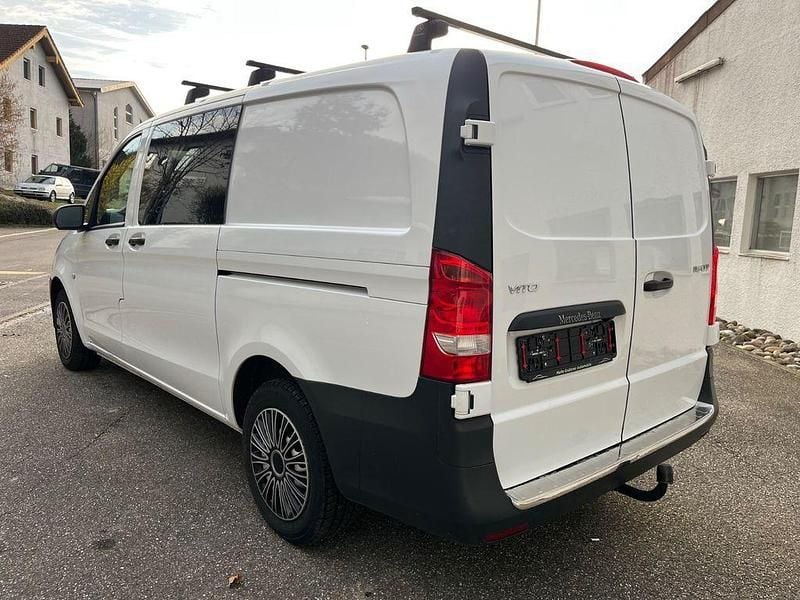 Gebraucht Mercedes Vito 163 PS (119 kW) 2021 Arktikweiss Van