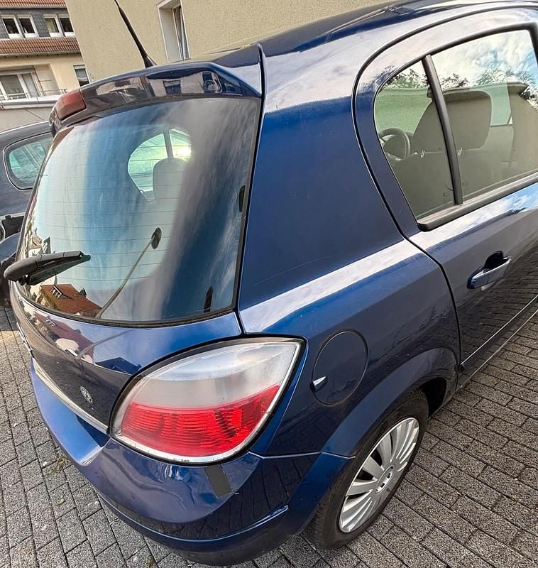 Gebraucht Opel Astra 90 PS (66 kW) 2005 Blau Limousine