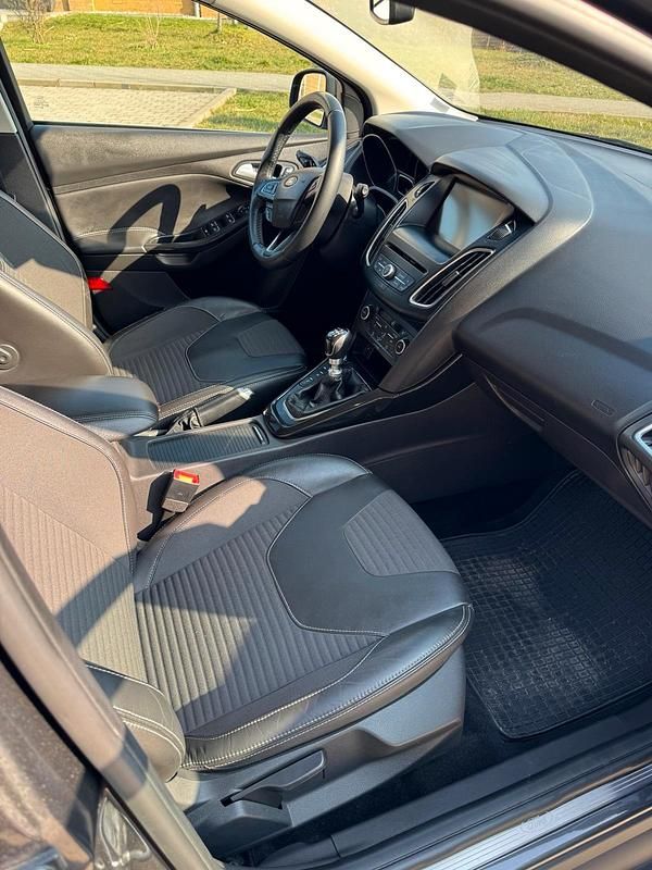 Gebraucht Ford Focus Titanium 120 PS (88 kW) 2014 Grau Kombi