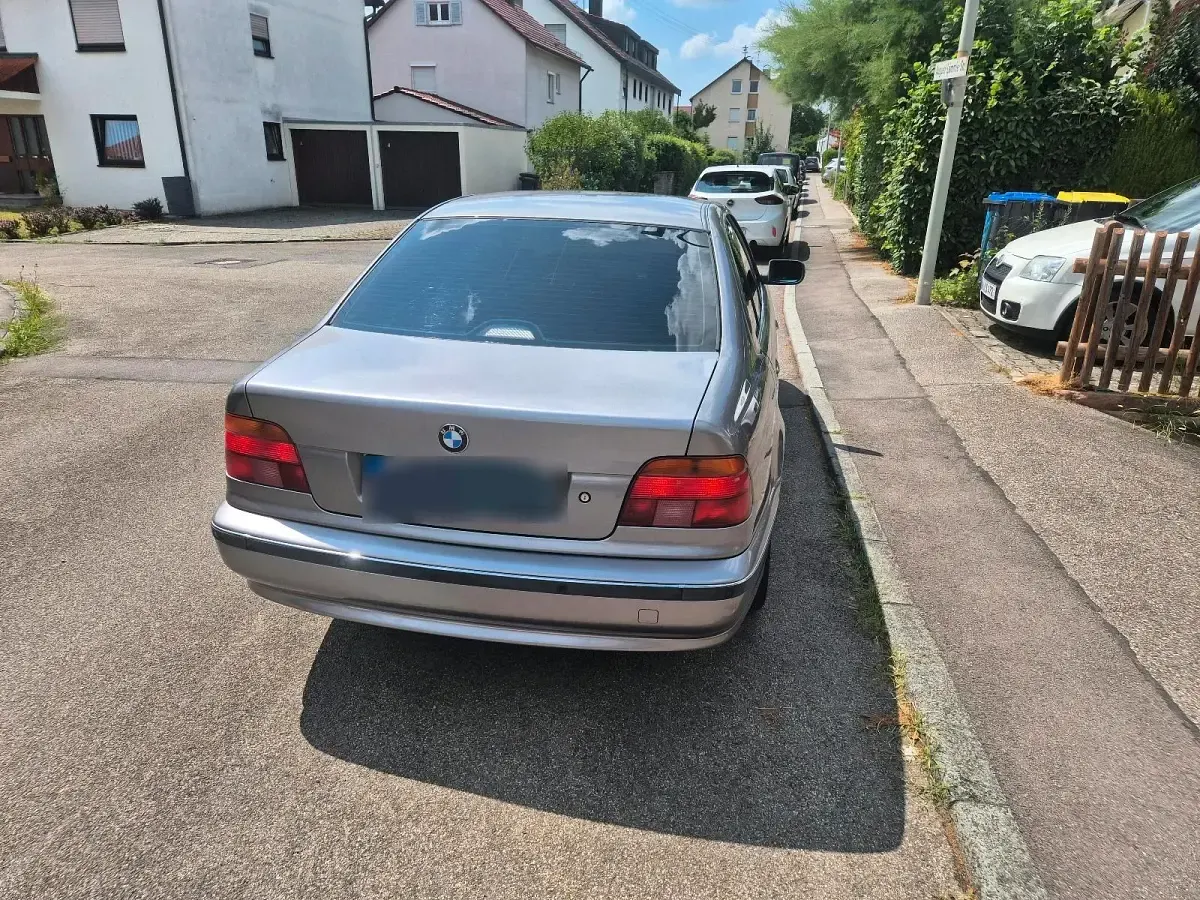 Gebraucht BMW 523 170 PS (125 kW) 2000 Grau Limousine