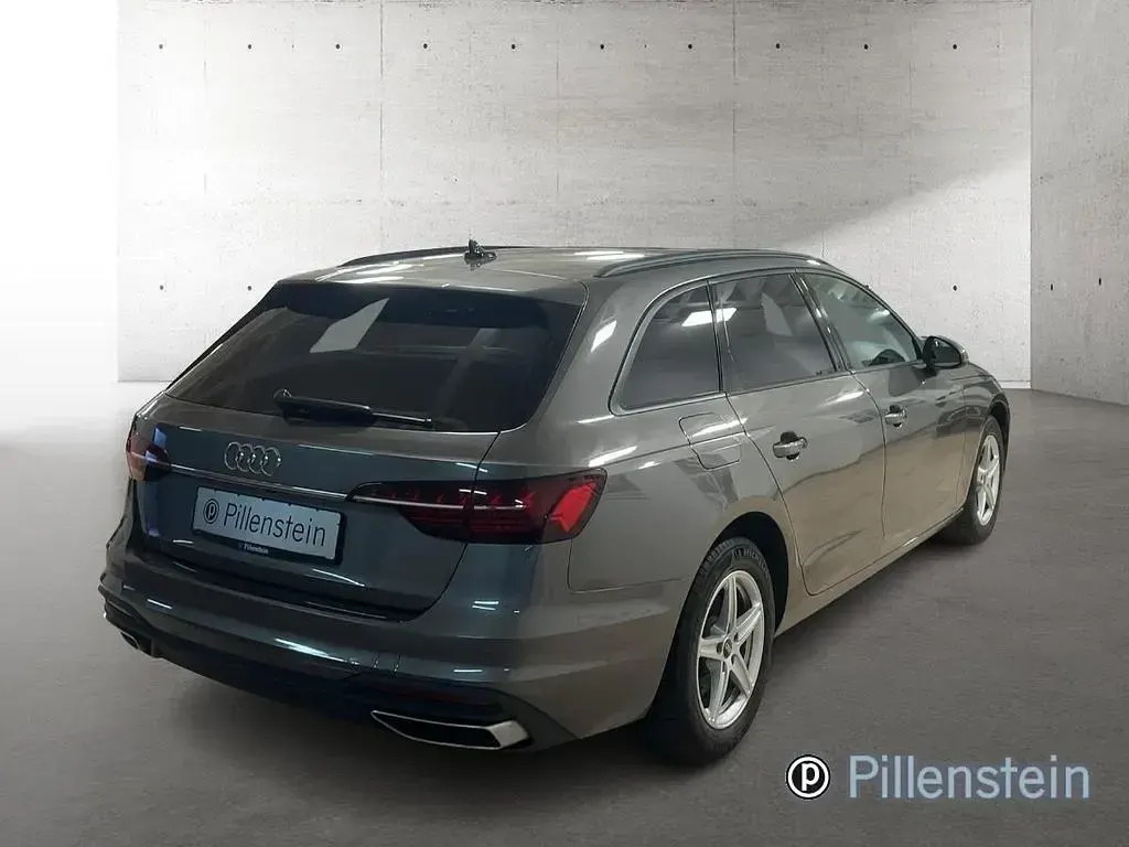 Używany Audi A4 136 KM (100 kW) 2022 Szary Kombi