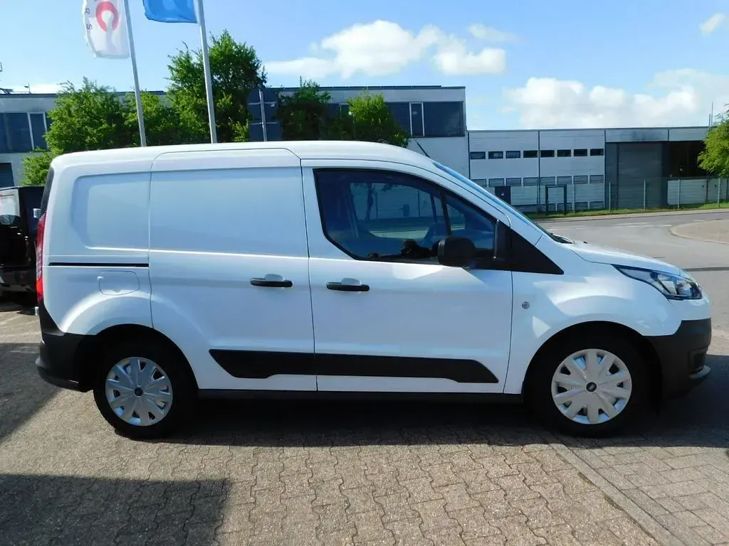 Używany Ford Transit Connect 75 KM (55 kW) 2023 Biały Minivan