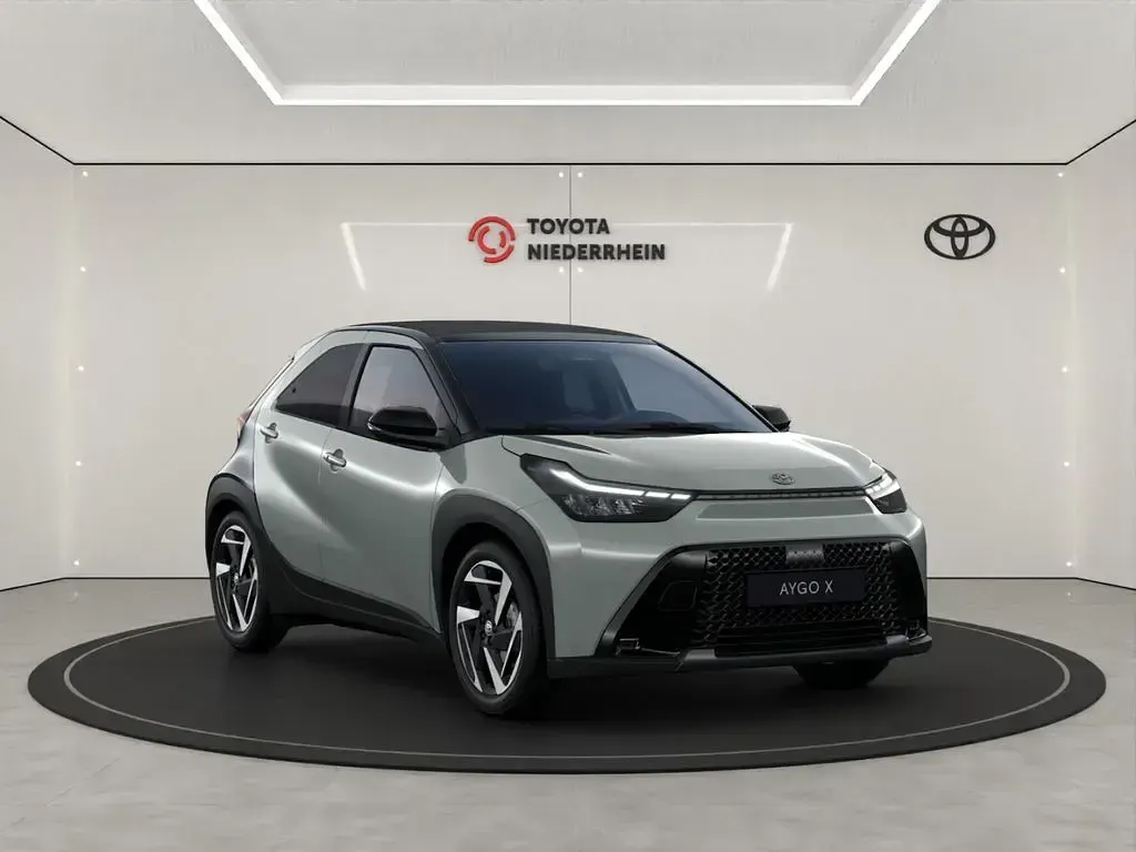 Neu Toyota Aygo X Lounge 116 PS (85 kW) 2026 Grün SUV