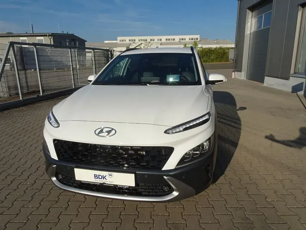 Gebraucht Hyundai Kona N Line 105 PS (77 kW) 2022 Weiß SUV