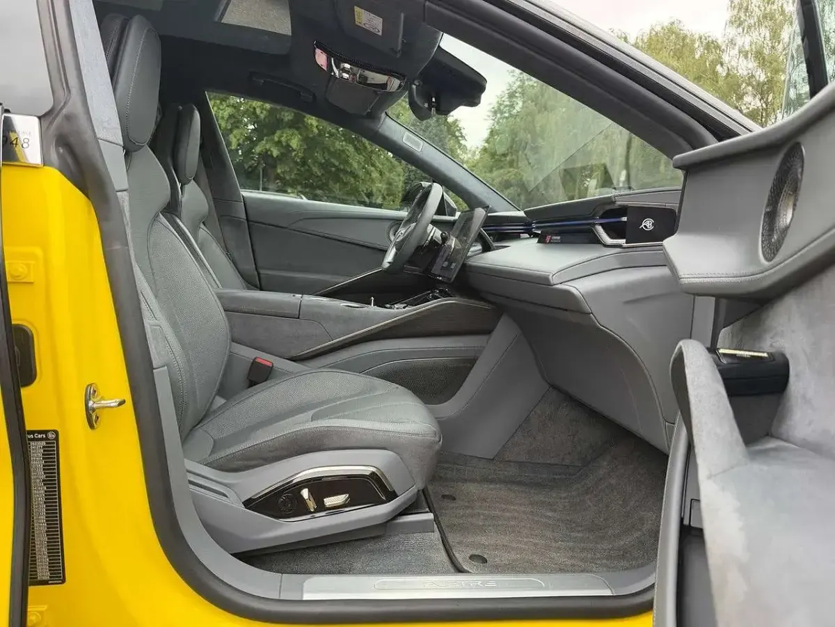 Gebraucht Lotus Eletre 450 kW (612 PS) 2023 Solar yellow SUV