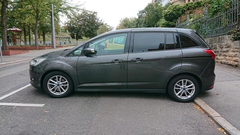 Grau Gebraucht 2015 Ford Grand C-Max Van / Kleinbus | 6.500 € (Guter Preis) - Bild 1/4