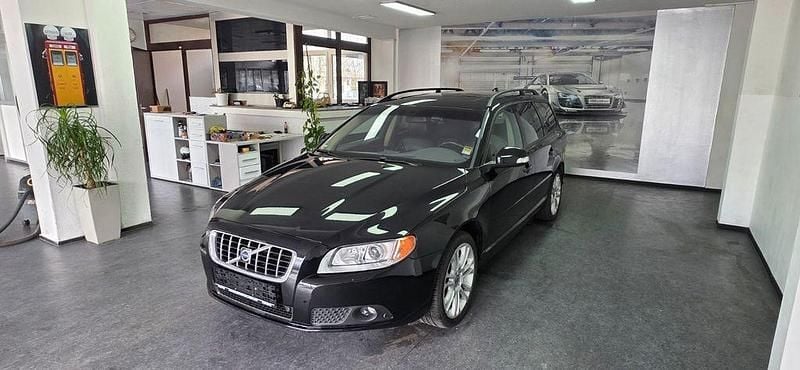 Gebraucht Volvo V70 Momentum 163 PS (119 kW) 2008 Schwarz Kombi