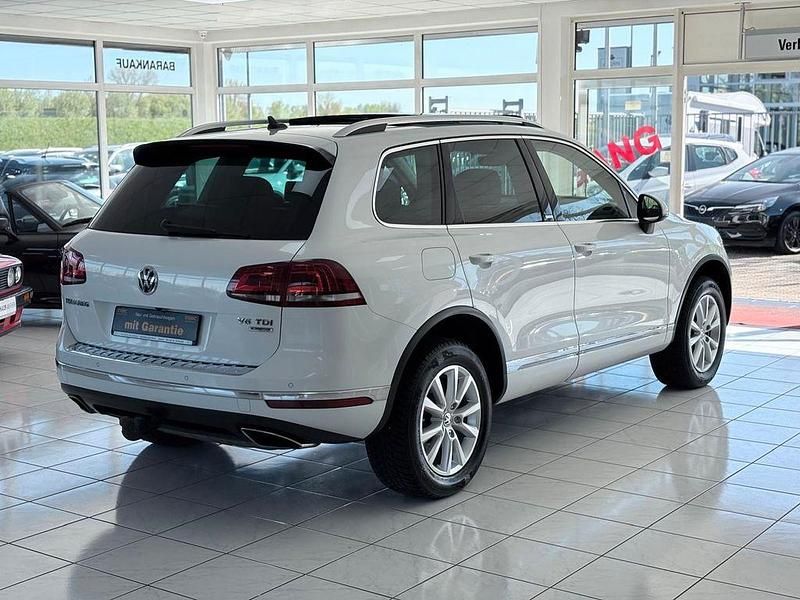 Gebraucht VW Touareg Edition 262 PS (192 kW) 2017 Weiß SUV