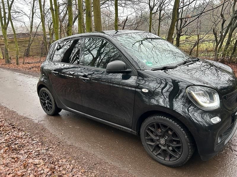Gebraucht Smart ForFour 90 PS (66 kW) 2018 Schwarz Kleinwagen