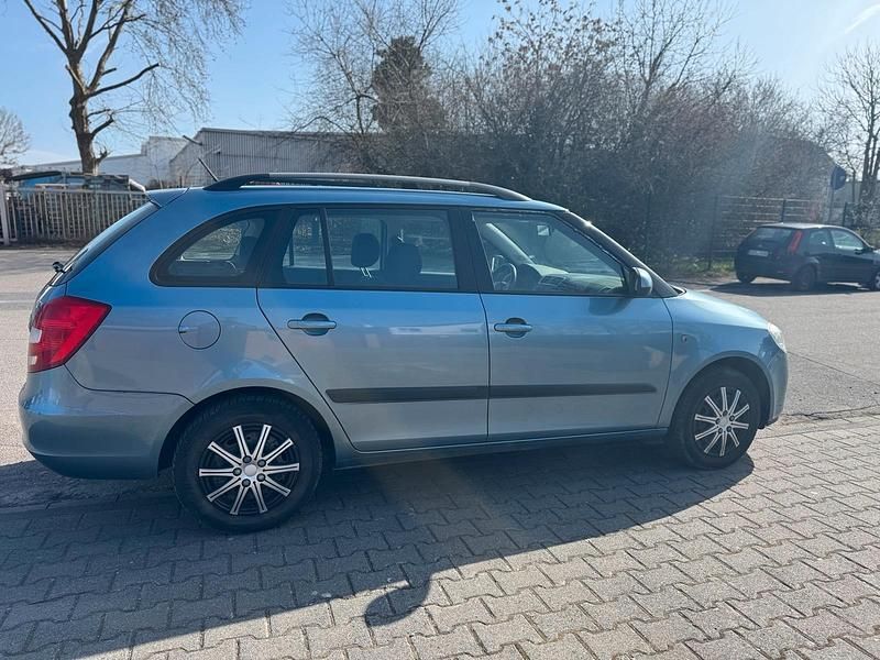 Gebraucht Skoda Fabia 75 PS (55 kW) 2010 Blau Kombi