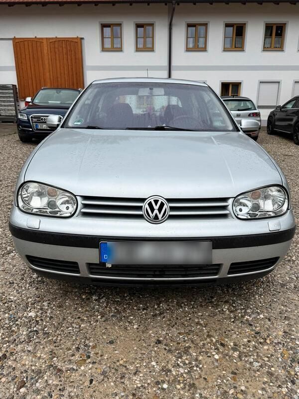Grau Gebraucht 2002 VW Golf IV Kleinwagen | 600 € - Bild 1/4