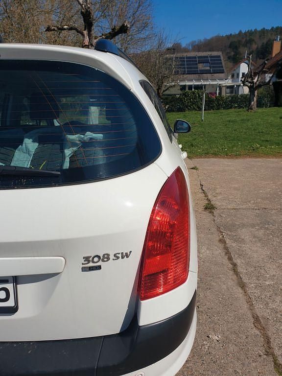 Gebraucht Peugeot 308 SW Access 111 PS (81 kW) 2012 Weiß Kombi