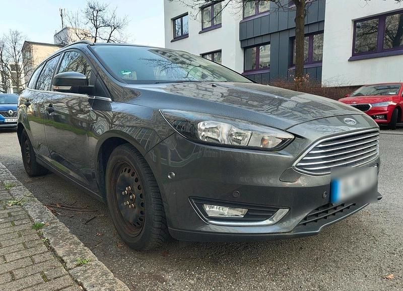Gebraucht Ford Focus Titanium 120 PS (88 kW) 2014 Grau Kombi