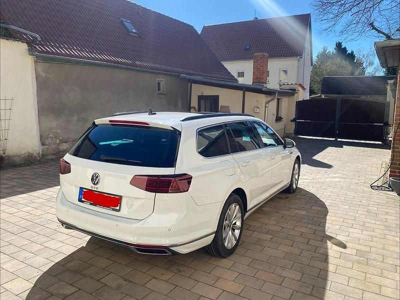 Gebraucht VW Passat GTE 218 PS (160 kW) 2021 Weiß Kombi