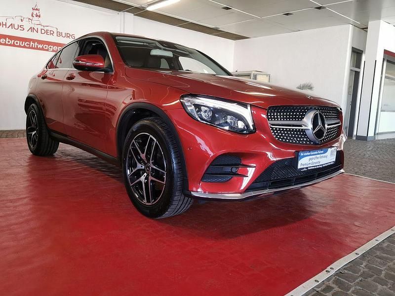 Rot Gebraucht 2017 Mercedes GLC300 AMG line Plus Limousine | 38.999 € (Etwas zu teuer) - Bild 1/4