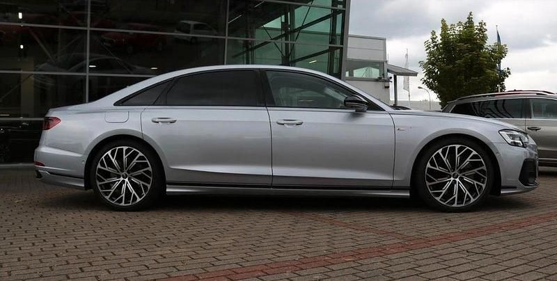 Gebraucht Audi A8L 460 PS (338 kW) 2024 Silber Limousine