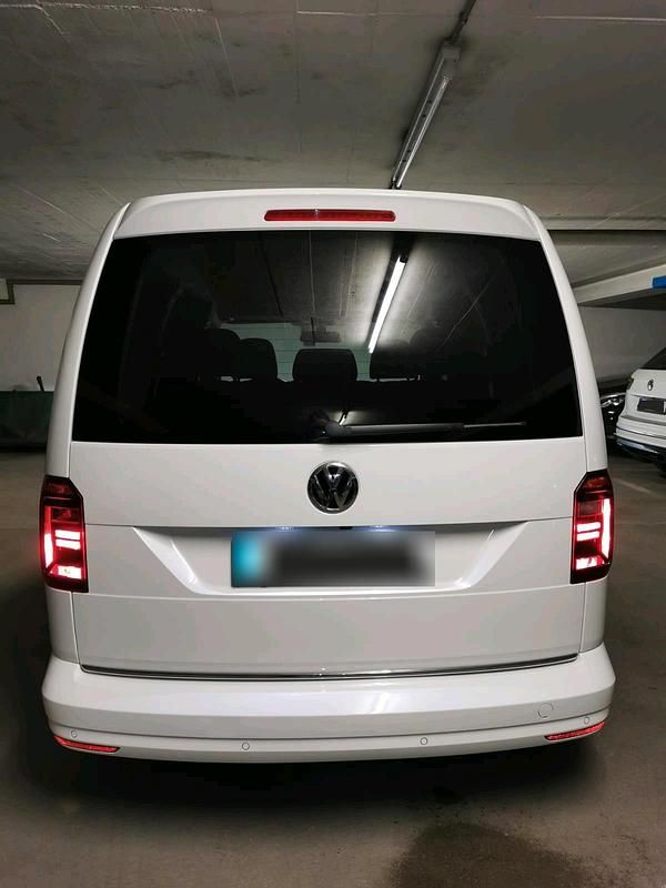 Gebraucht VW Caddy Highline 150 PS (110 kW) 2016 Weiß Van / Kleinbus
