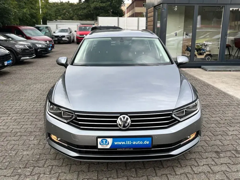 Gebraucht VW Passat 150 PS (110 kW) 2019 Silber Kombi