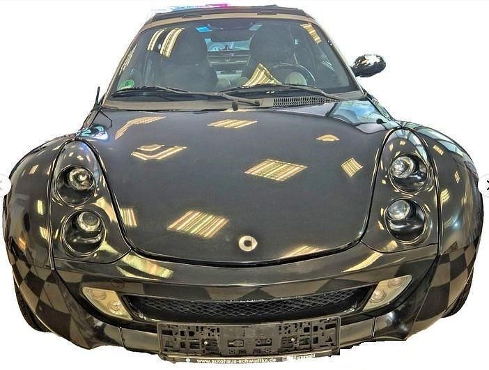Schwarz Gebraucht 2004 Smart Roadster Cabrio | 6.200 € (Teuer) - Bild 1/4