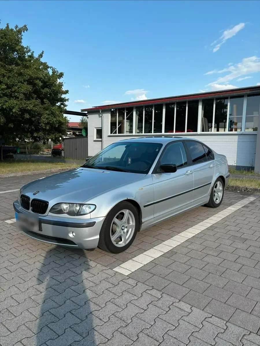 Gebraucht BMW 318 143 PS (105 kW) 2003 Silber Limousine